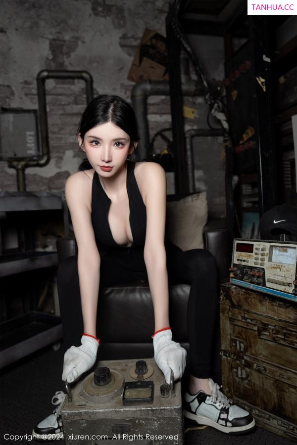 周于希dummy  [XiuRen]高清写真图 2024.01.26 No.8027 周于希Sally 丰腴美臀第52张图片